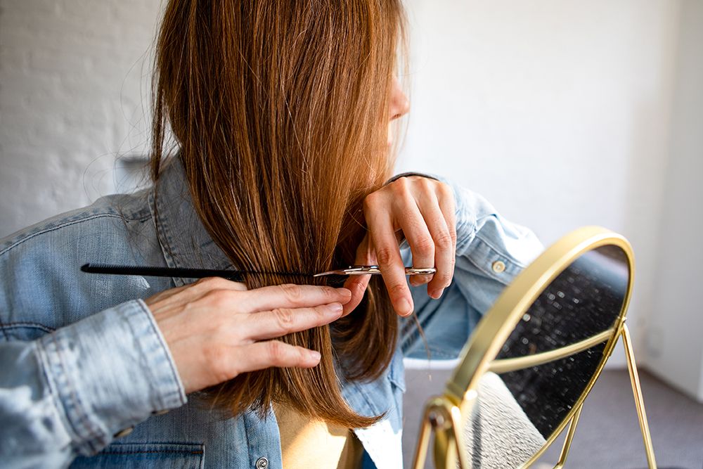 How to Use Clippers to Cut Your Own Hair (Female Guide)
