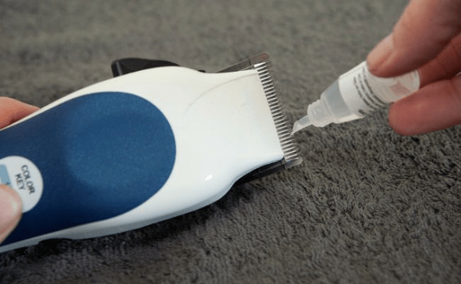 How to Lubricate Hair Clippers